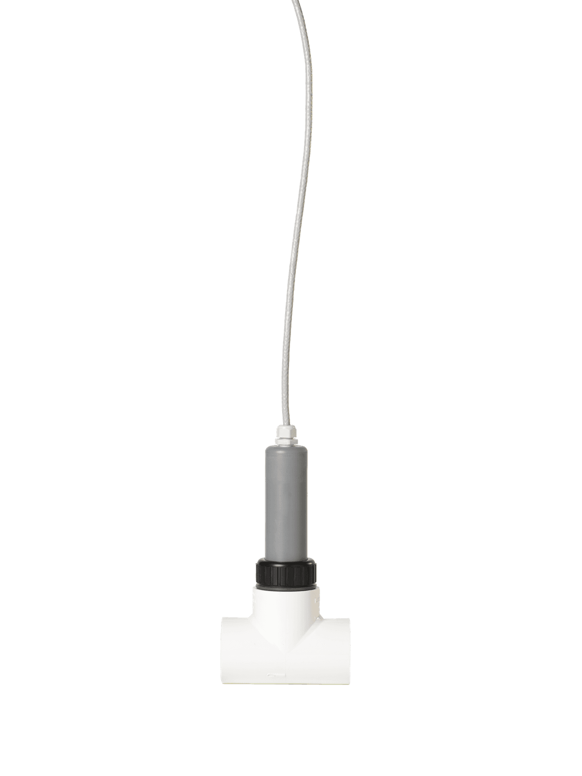 Halogen sensor mounted in PVC tee fitting for direct pipe installation